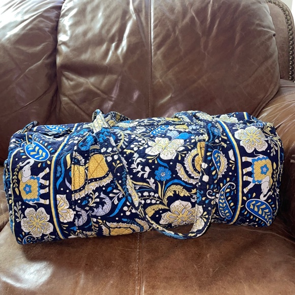EUC Vera Bradley Retired Ellie Blue Pattern Vintage Travel Tote Duffle bag - Picture 9 of 14